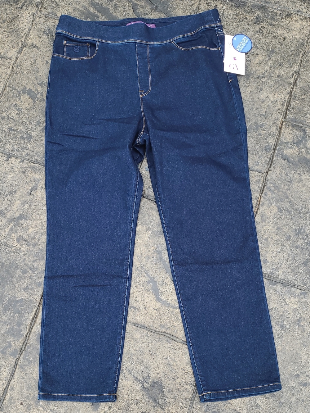 New with tags! Gloria Vanderbilt Amanda Womens Petite XL Short slimming jeans
